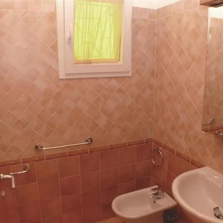 Two Bedroom Flat In A Newly Renovated Apartment *